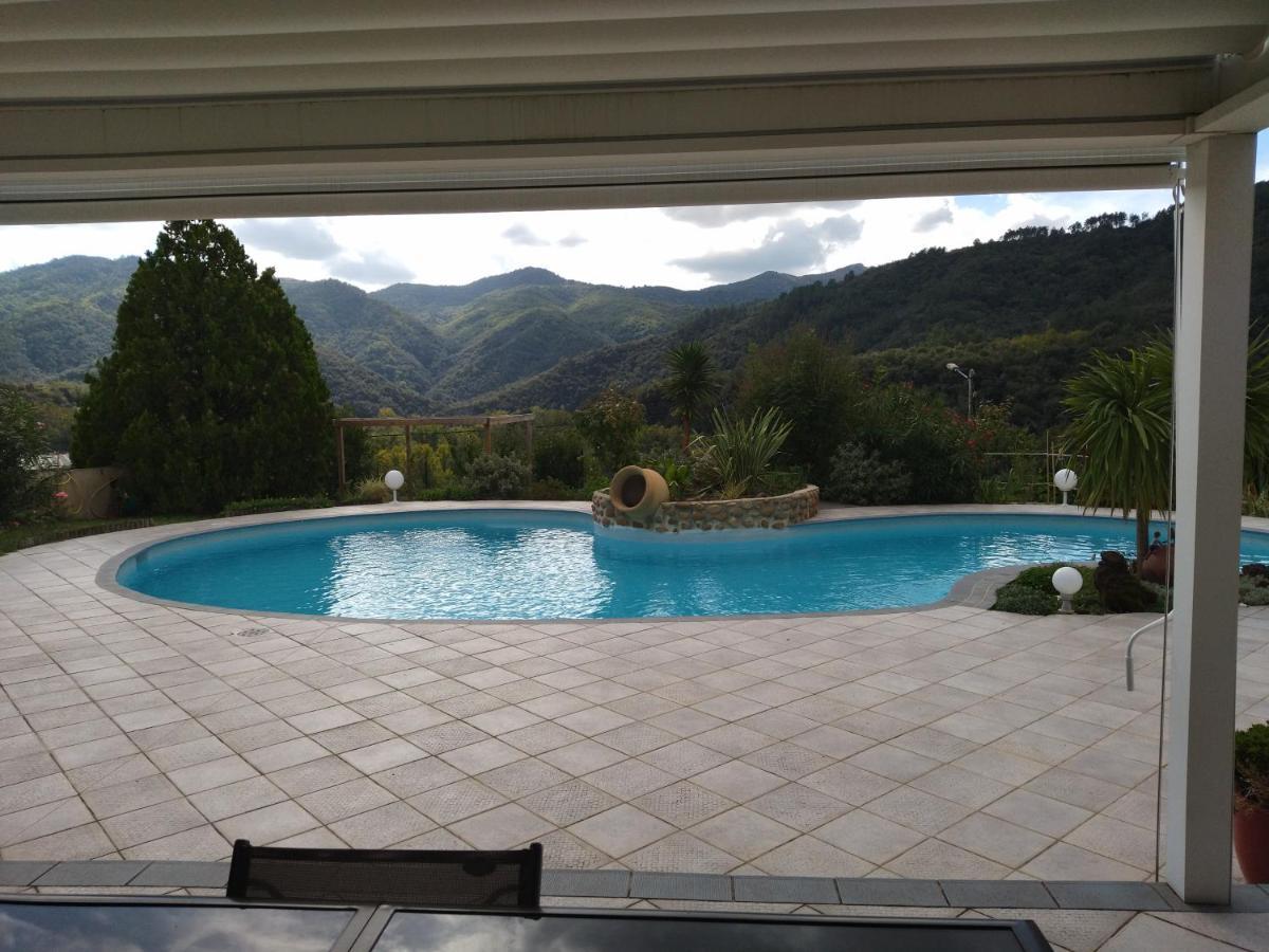 Les Petites Roches Bed & Breakfast Saint-Fortunat-sur-Eyrieux Exterior foto